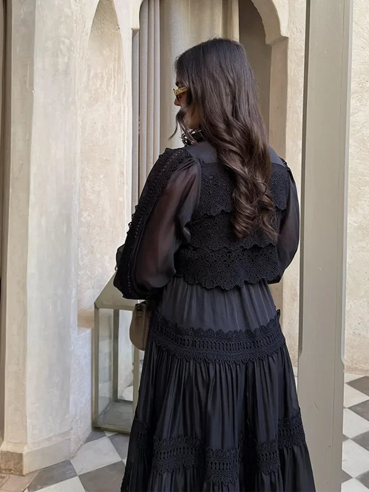 Veralina – Długa sukienka z haftem i warstwami