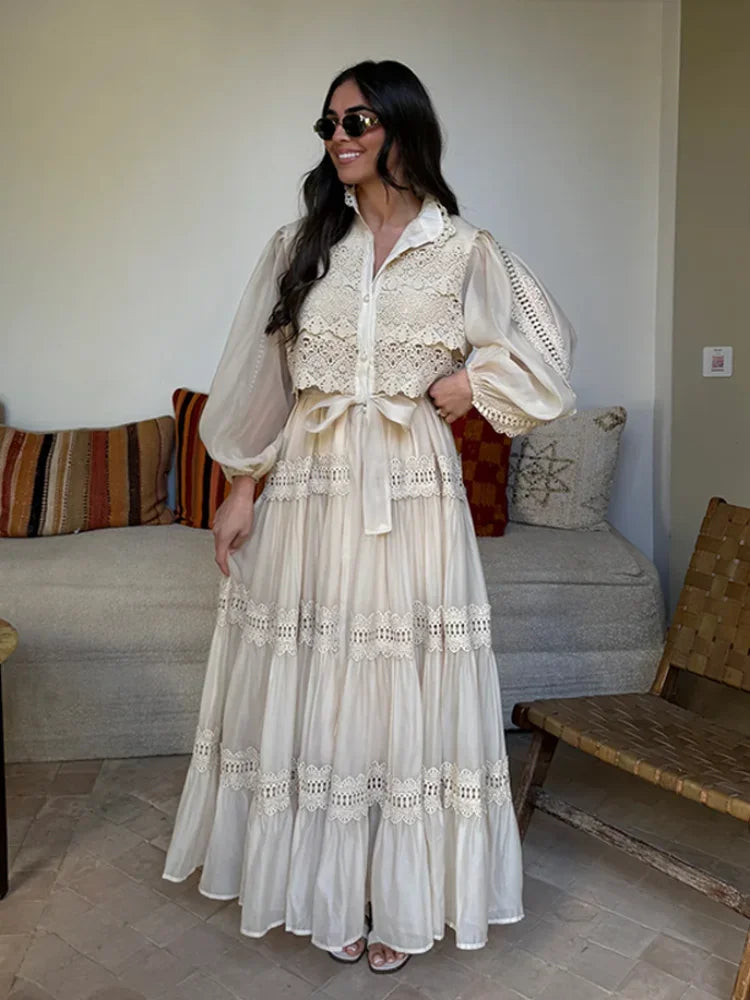 Veralina – Długa sukienka z haftem i warstwami