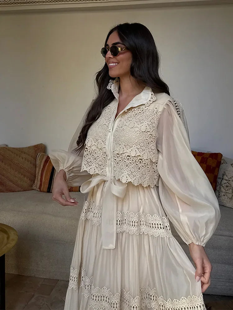 Veralina – Długa sukienka z haftem i warstwami