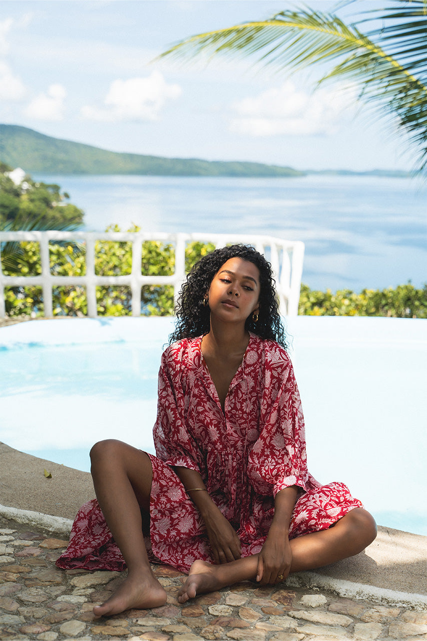 Nawojka – Zwiewna sukienka midi z bufiastymi rękawami